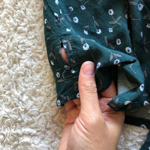 Brandy Rae wrap top - Picture 3 of 3